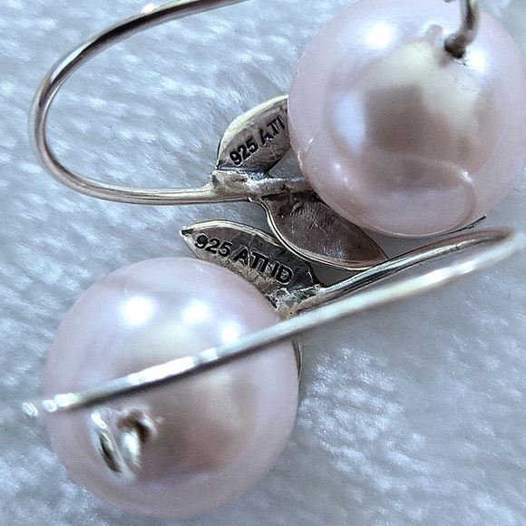 Annika Witt Pink🩷 Pearl And Leaves🍃 Earrings - Picture 8 of 16